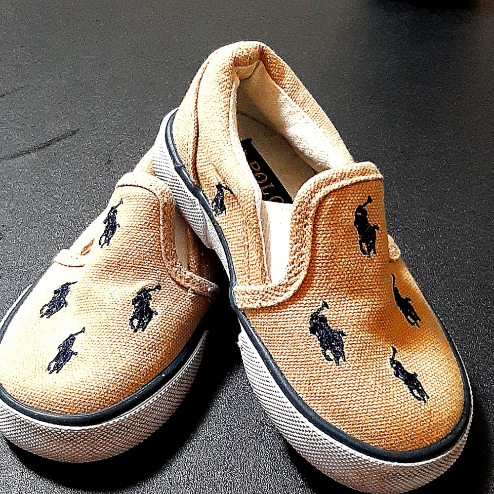 Pait Shoes for children size US 5 polo